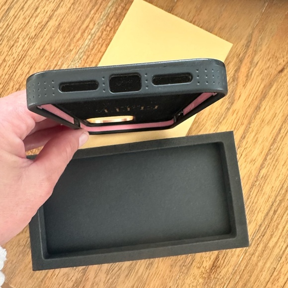 BURGA Iphone 14 Pro Max Elite MagSafe Case Vintage Edition - Picture 5 of 7